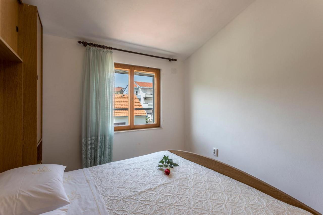 Apartmani Prkacin Трогир Екстериор снимка