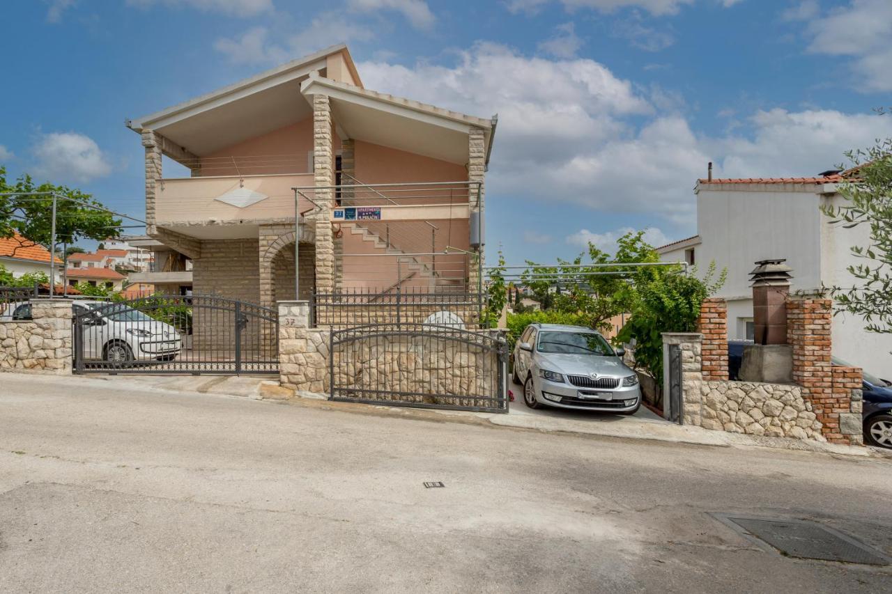 Apartmani Prkacin Трогир Екстериор снимка