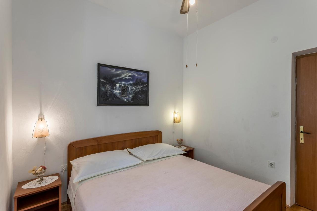 Apartmani Prkacin Трогир Екстериор снимка