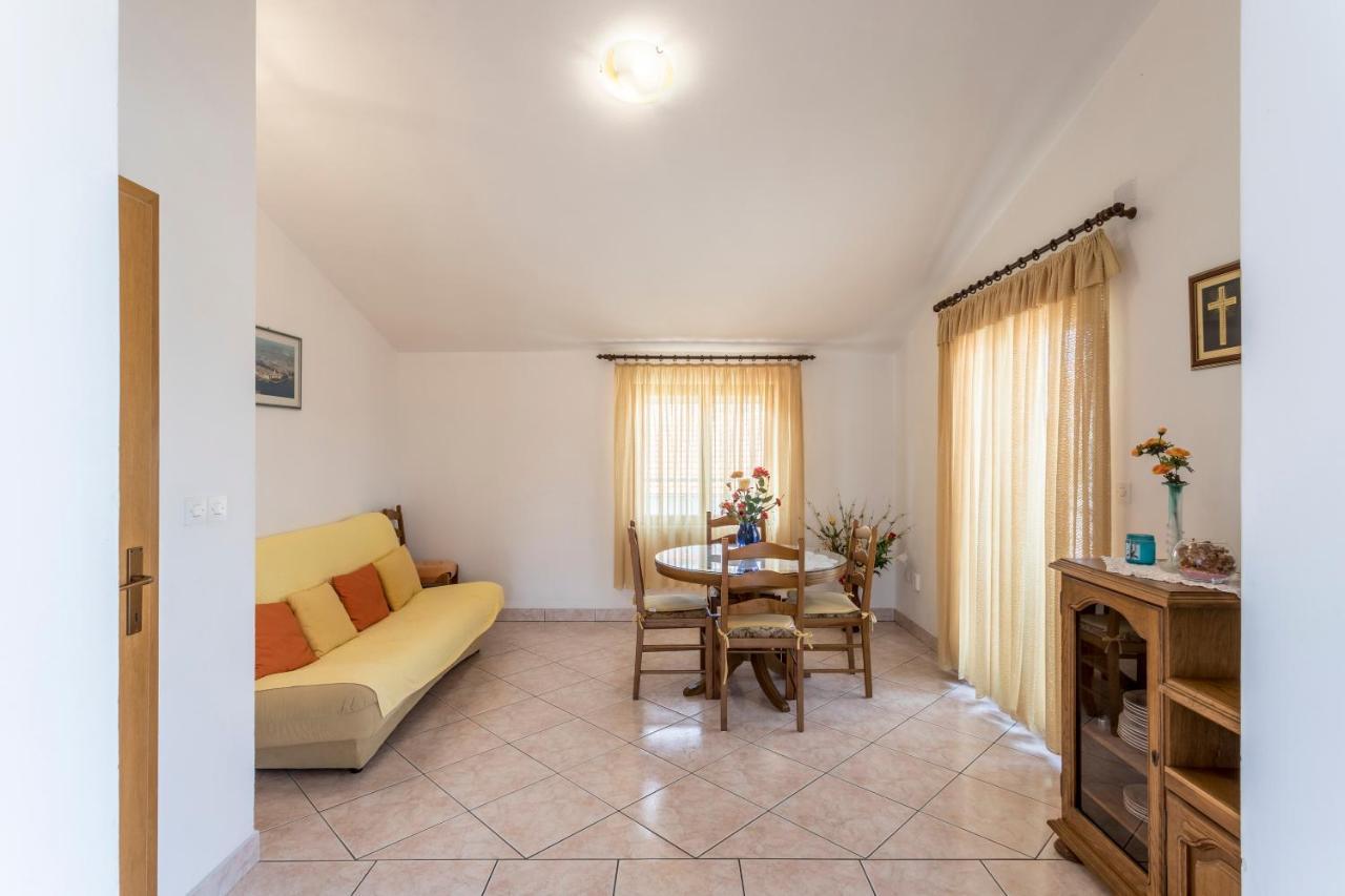 Apartmani Prkacin Трогир Екстериор снимка