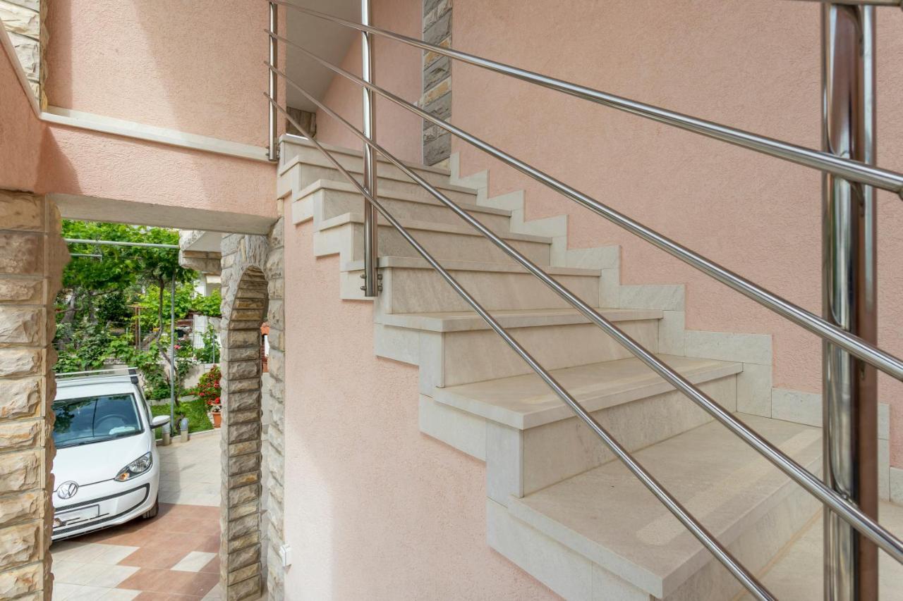 Apartmani Prkacin Трогир Екстериор снимка