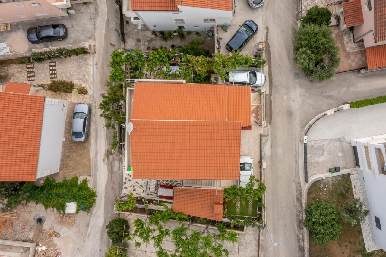 Apartmani Prkacin Трогир Екстериор снимка