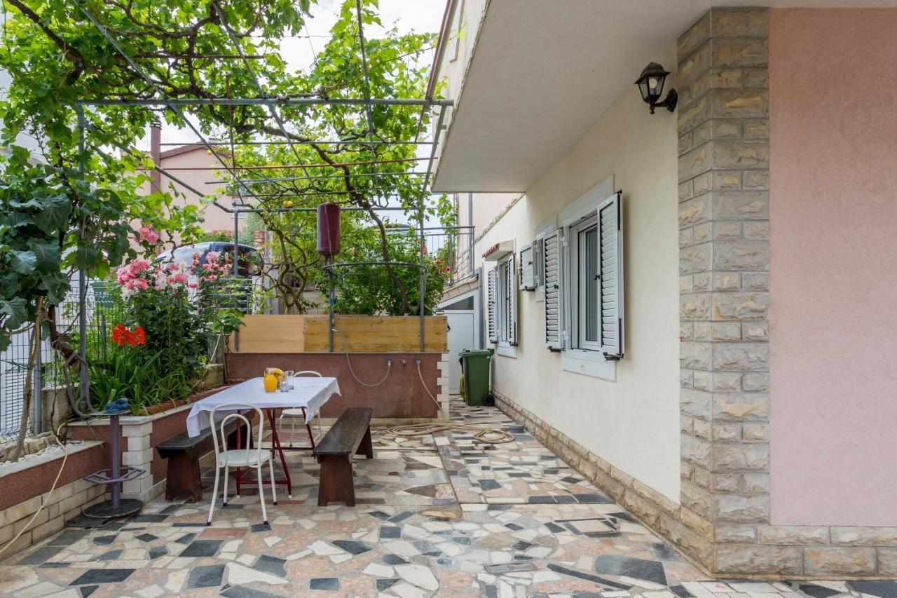 Apartmani Prkacin Трогир Екстериор снимка