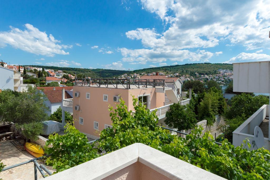 Apartmani Prkacin Трогир Екстериор снимка