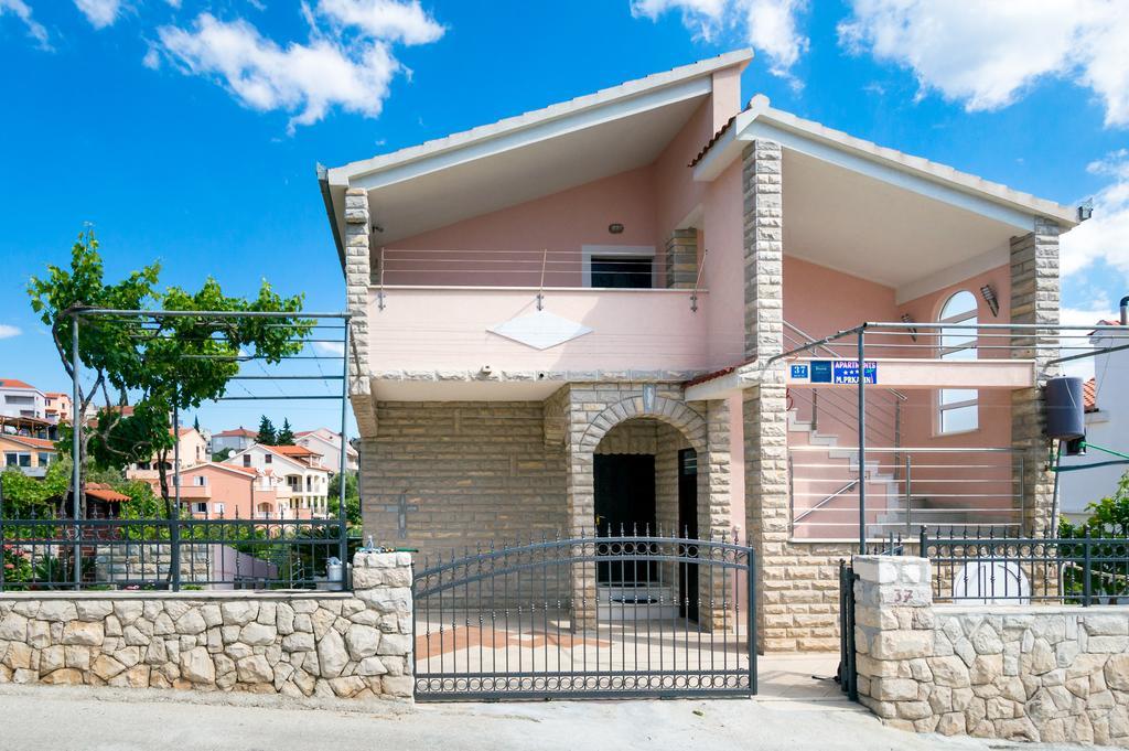 Apartmani Prkacin Трогир Екстериор снимка