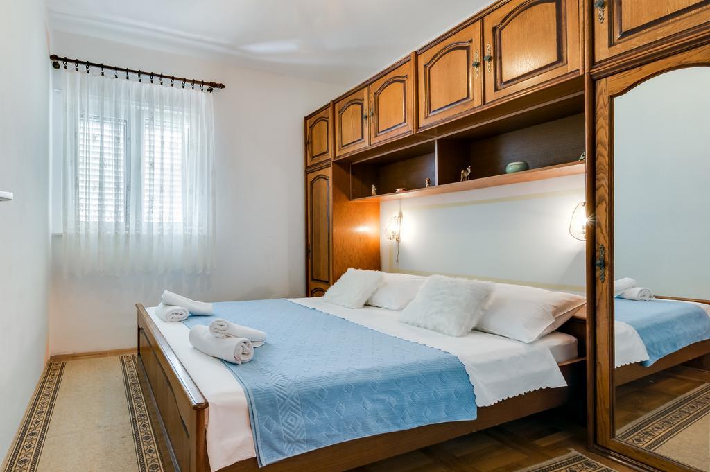Apartmani Prkacin Трогир Екстериор снимка