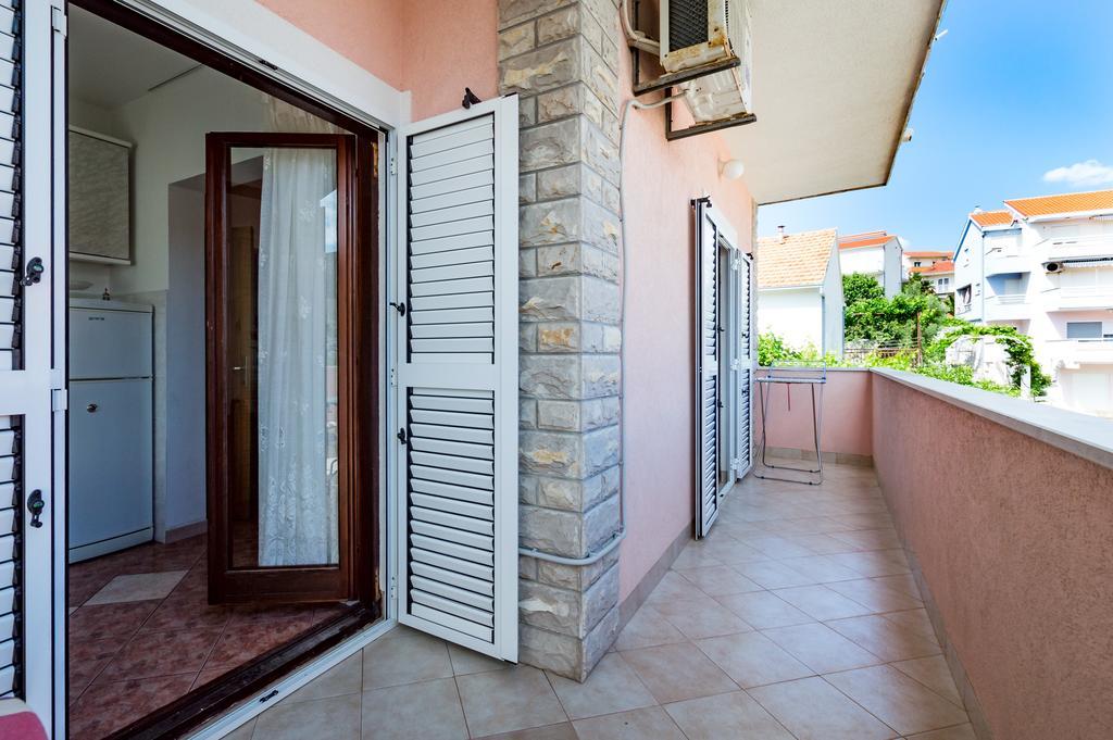 Apartmani Prkacin Трогир Екстериор снимка