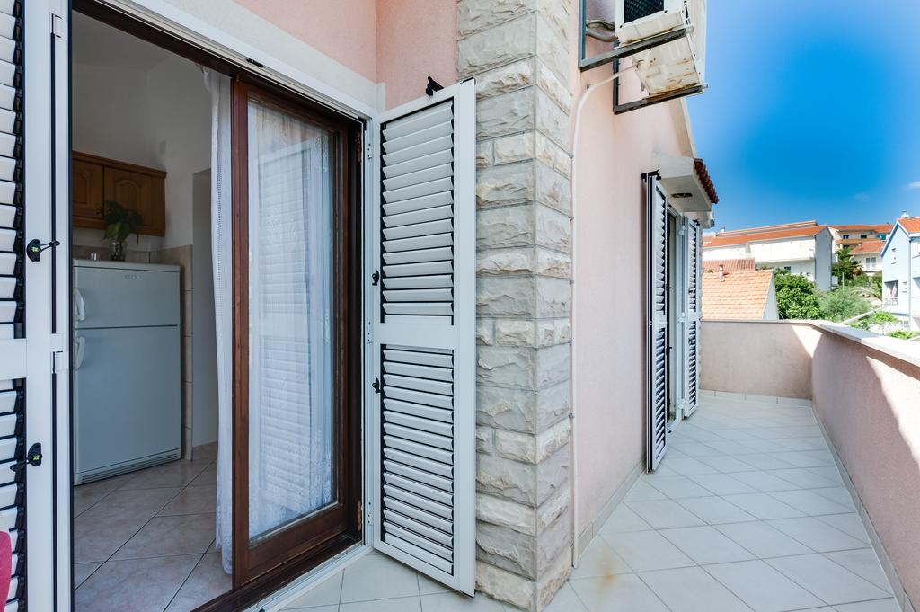 Apartmani Prkacin Трогир Екстериор снимка